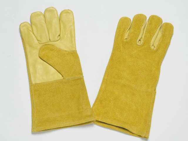 YELLOW ALL LEATHER GLOVES. PALM OF YELLOW GRAIN LEATHER, BACK & CUFF OF YELLOW SPLIT LEATHER.