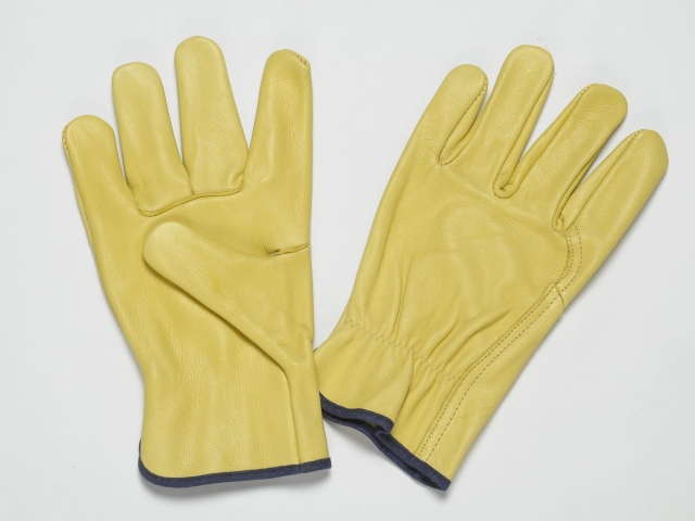 YELLOW GRAIN LEATHER WITH RETURN ON FOREFINGER, ADJUSTIBLE ELASTIC IN THE WRIST, COLOURED BINDING